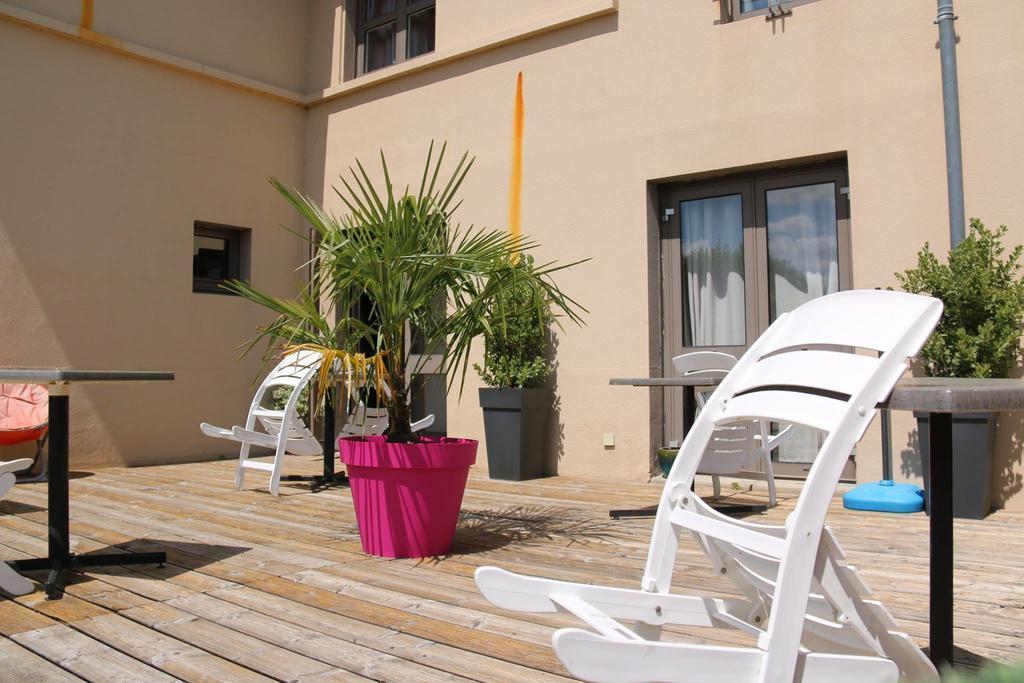 Kyriad Hôtel La Flèche Exterior foto
